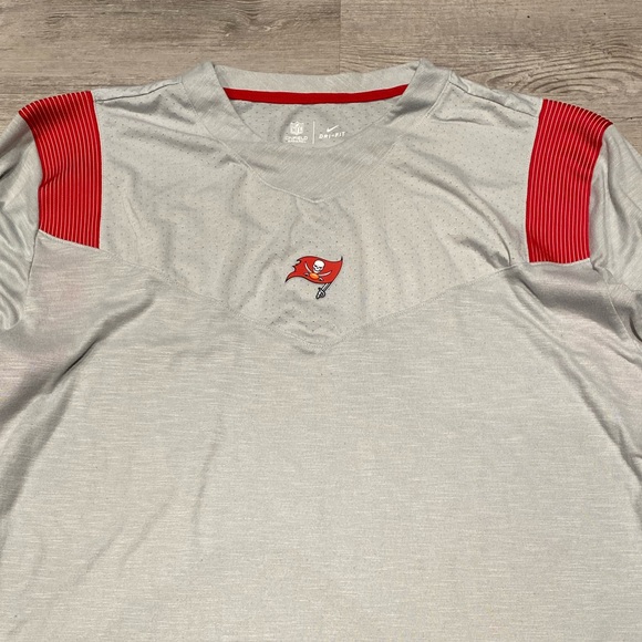 Nike Tampa Bay Buccaneers NFL On Field Dri-Fit Long Sleeve Shirt Men's Size XL - Picture 3 of 4